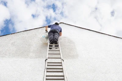 Peinture extérieure à Saint-Laurent-des-Hommes — façades et ravalement